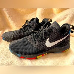 Nike Air LeBron James Witness III Mens Basketball size 12